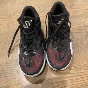 Like new Jason Tatum Basketball shoes